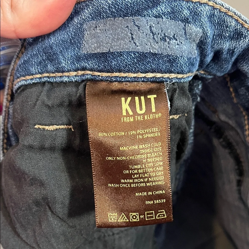 Kut from the Kloth Distressed Blue Cropped Jeans - Size 10 - Picture 11 of 12